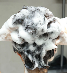 6大洗頭NG行為，小心髮量越洗越少！