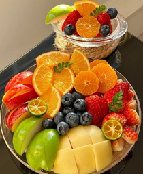 喝果汁 vs 吃水果：健康效果大不同？專家解析