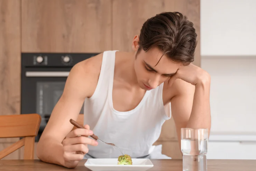 為何別人的餐點比較香？揭密「選擇性疲勞」的心理陷阱！