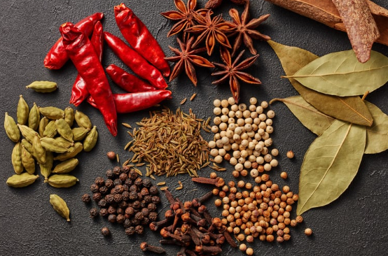 餐桌危機！別再撒了！專家揭露香料暗藏的「致命地雷」