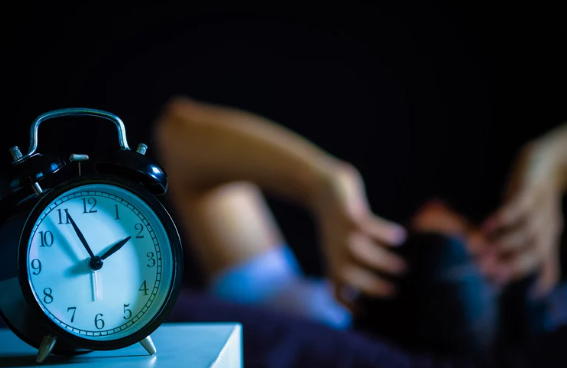 失眠焦慮怎麼辦？醫揭4大營養素與超強放鬆術！